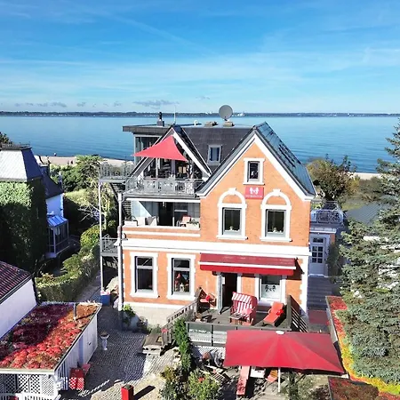 Strandvilla Hafenloge - Stilvoll Wohnen Direkt Am Niendorfer Hafen Apartmán *